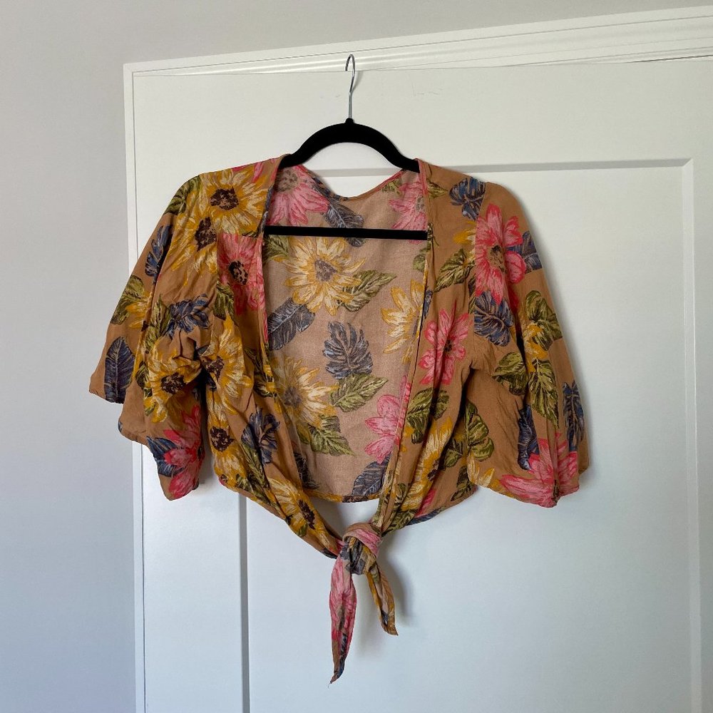 Billabong Crop Wrap Short Sleeve flowers Women's L/G